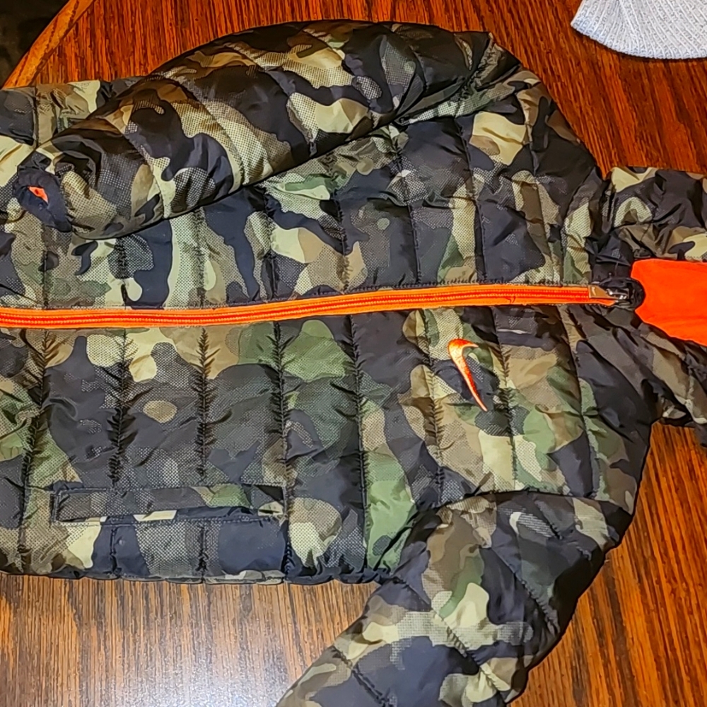 3T Nike boy camo coat